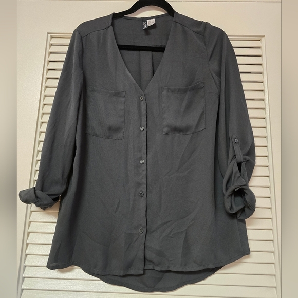 Divided Tops - Divided by H&M - Greyish Green Lightweight Classic Long-Sleeve Button Top